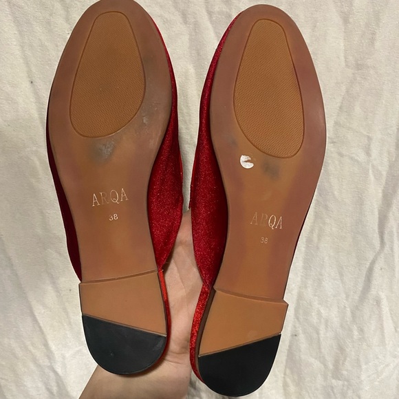 ARQA: red velvet mules - Picture 4 of 6
